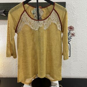 Gimmicks by BKE Mustard Yellow Lace and Red Trim Raglan Sleeve Boho Dainty XS